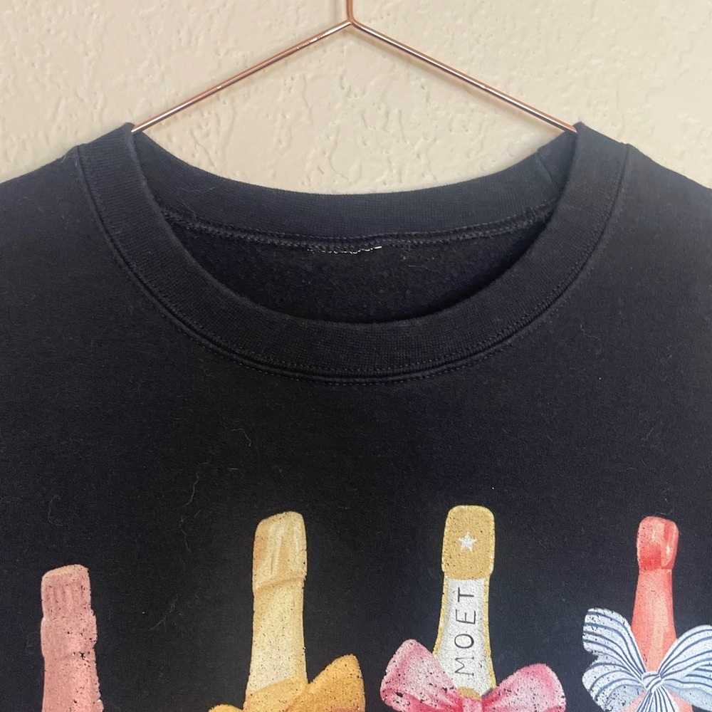 Champagne Bottle Graphic Sweatshirt Coquette Girls Night Large - Picture 3 of 5